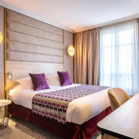 Nude - Color Vision Hotel 4*
