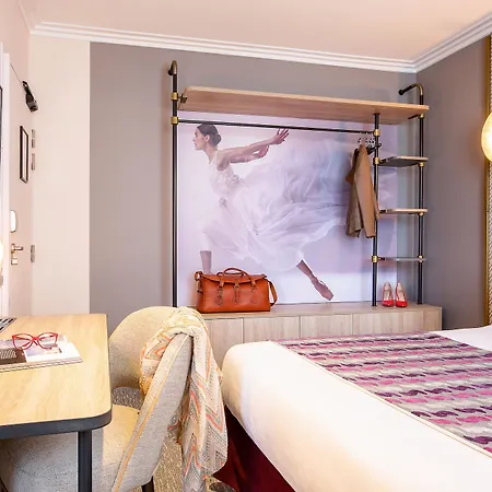Hotel Nude - Color Vision