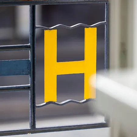 Nude - Color Vision Hotel