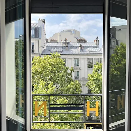 Hotel Nude - Color Vision Paryż