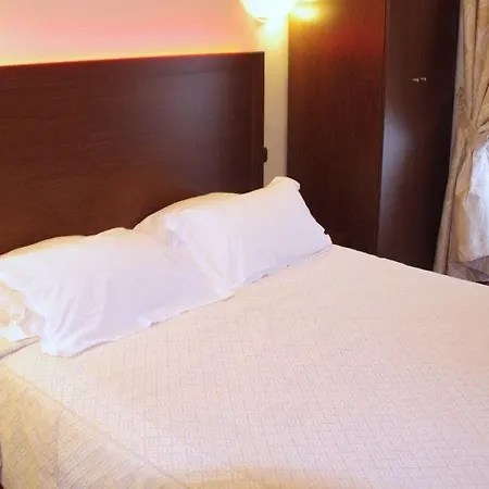 Nude - Color Vision Hotel Paryż