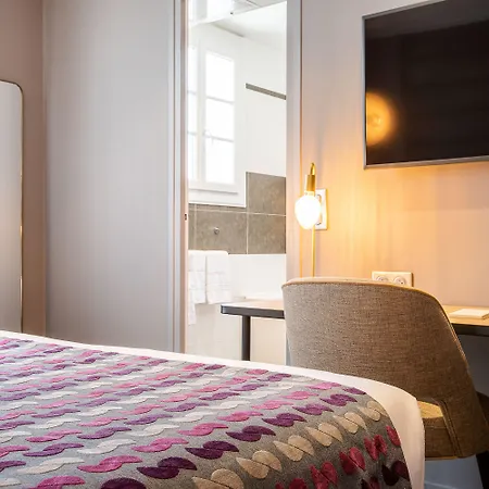 Hotel Nude - Color Vision