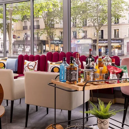 Nude - Color Vision Paryż