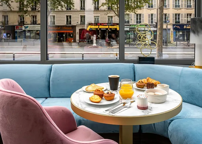 Nude Hotel 4*