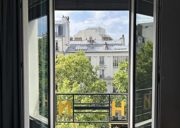 Hotel Nude Paris