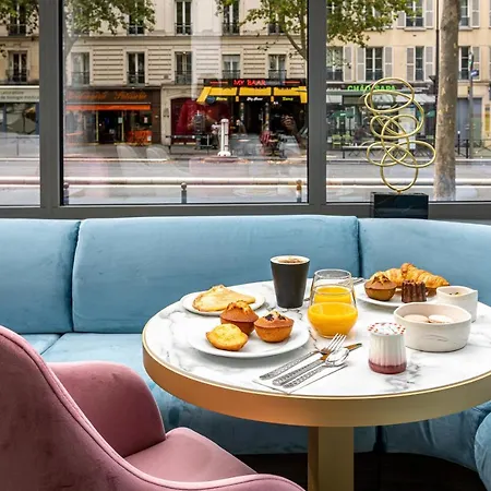 Nude - Color Vision Hotel 4*