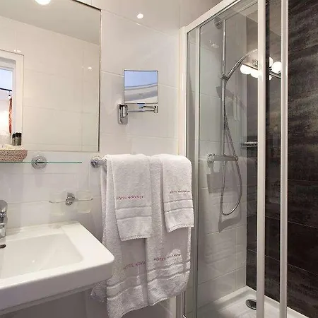 Nude - Color Vision Hotel