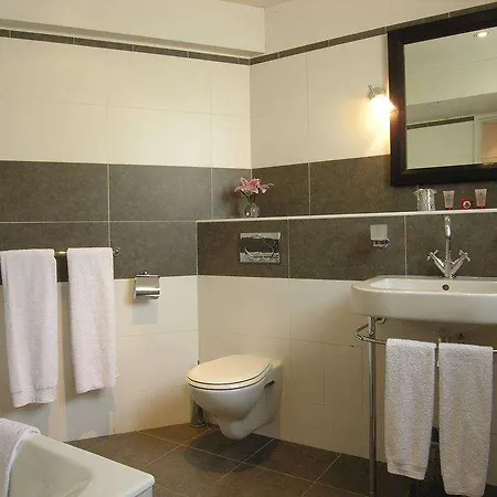 Nude - Color Vision Hotel París