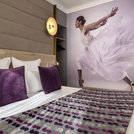 Hotel Nude - Color Vision