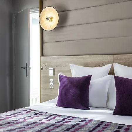 Hotel Nude - Color Vision