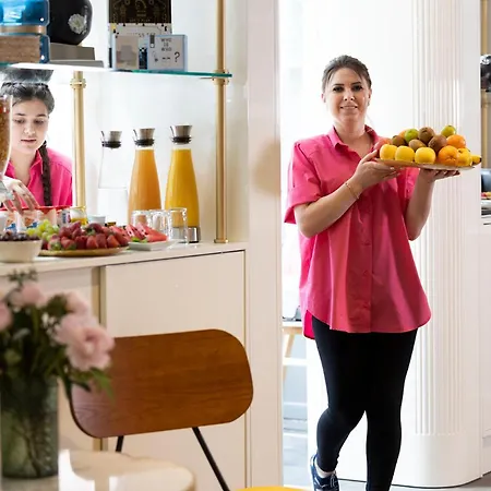 Nude - Color Vision パリ