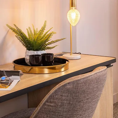 Nude - Color Vision Отель