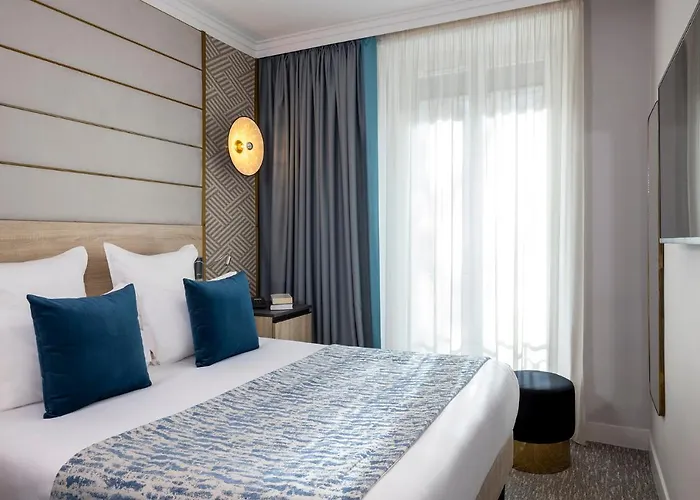 Nude - Color Vision パリ