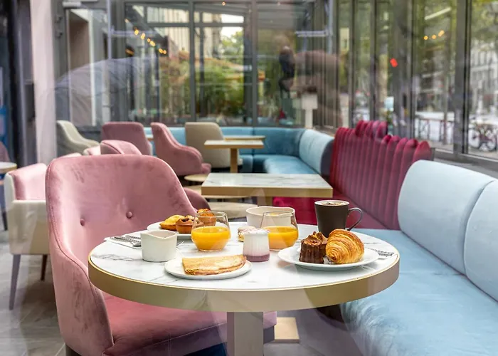 Nude - Color Vision パリ