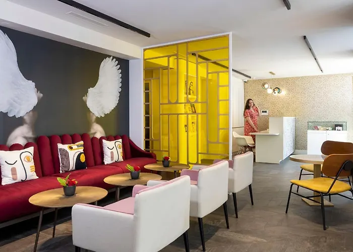 Nude - Color Vision パリ