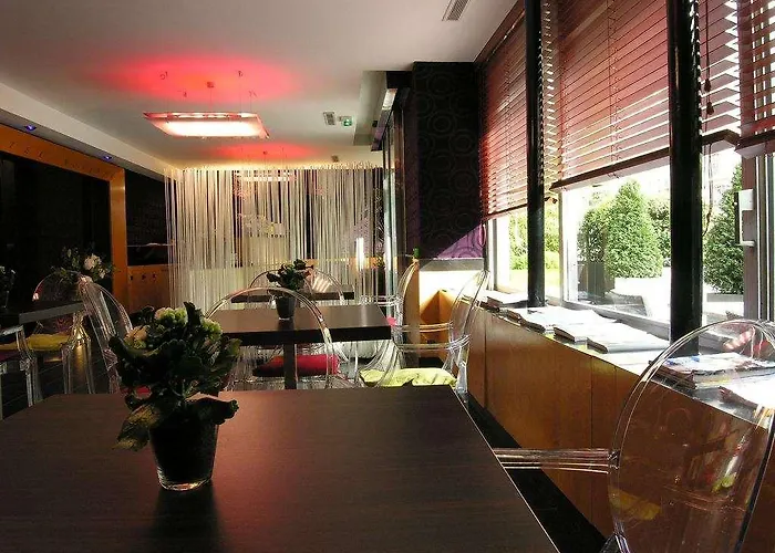 ホテル Nude - Color Vision