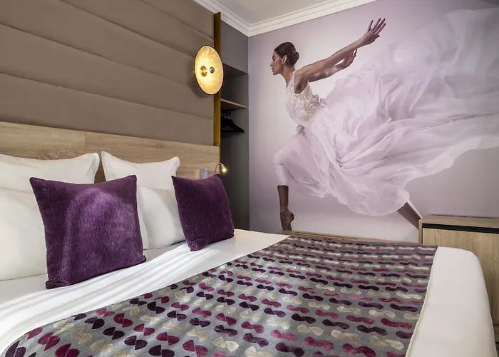 Hotel Nude - Color Vision