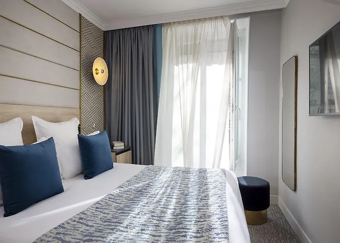 Nude - Color Vision ホテル パリ