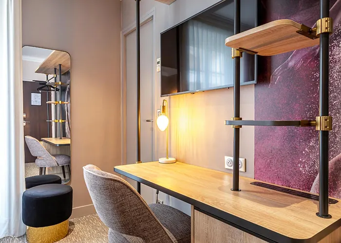 Nude - Color Vision 4*