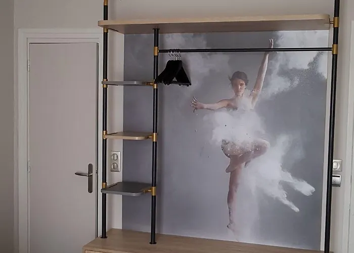 ホテル Nude - Color Vision