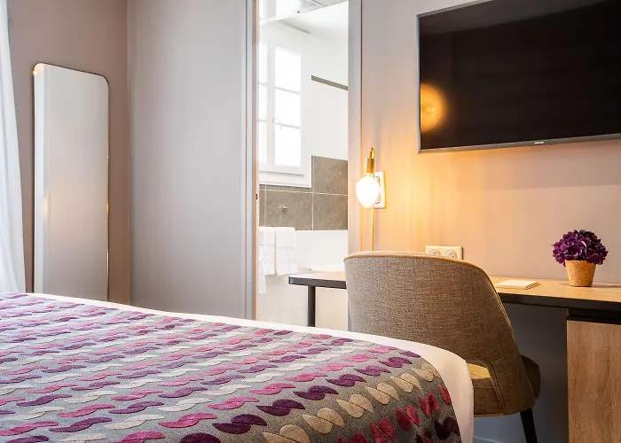 ホテル Nude - Color Vision