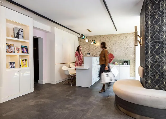 Nude - Color Vision 4*