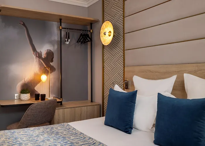 Nude - Color Vision ホテル