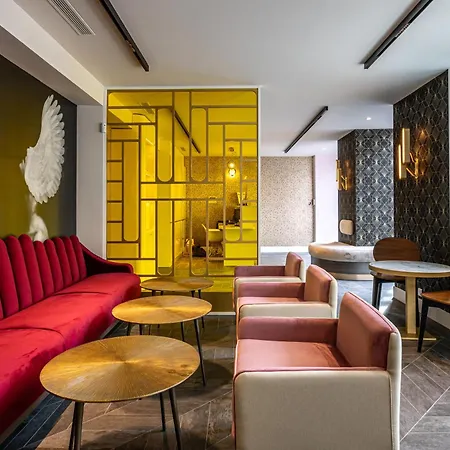 Nude - Color Vision 4*