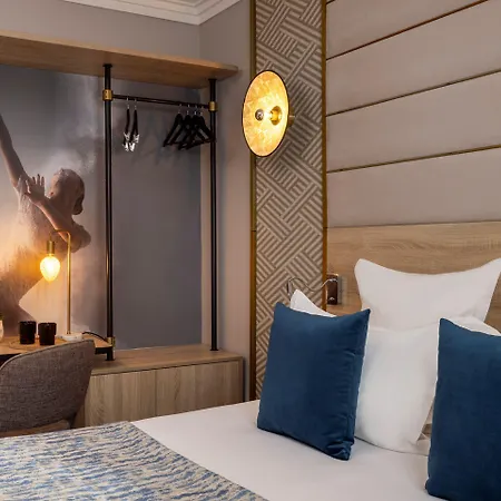 Nude - Color Vision 酒店