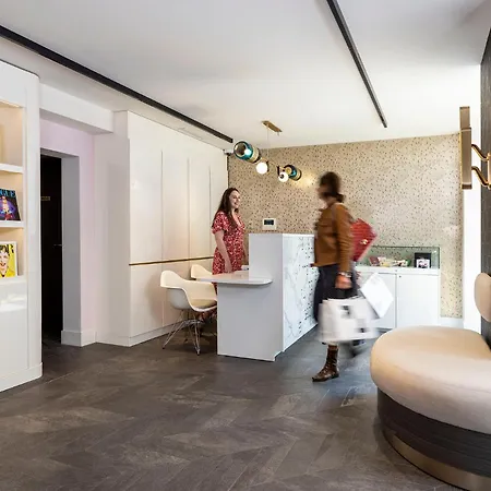 Nude - Color Vision 4*