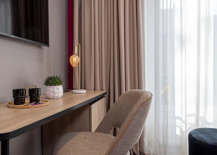 Nude - Color Vision Hotel 4*